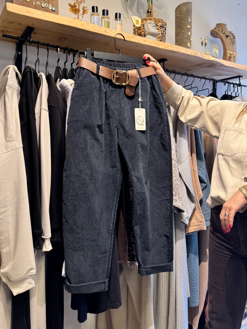 Kemerli Kadife Pantolon